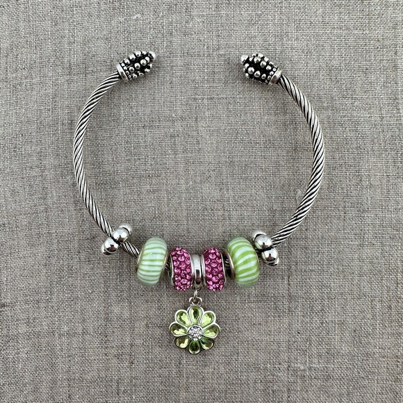 Silver Tone Cuff Bracelet Rhinestones Glass Beads Flower Charm Torque Bangle - Picture 4 of 9